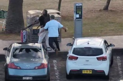 Serangan Bondi Beach: Bagaimana Media Cemarkan Aksi Pro-Palestina sambil Hapus Sosok Pahlawan Muslim